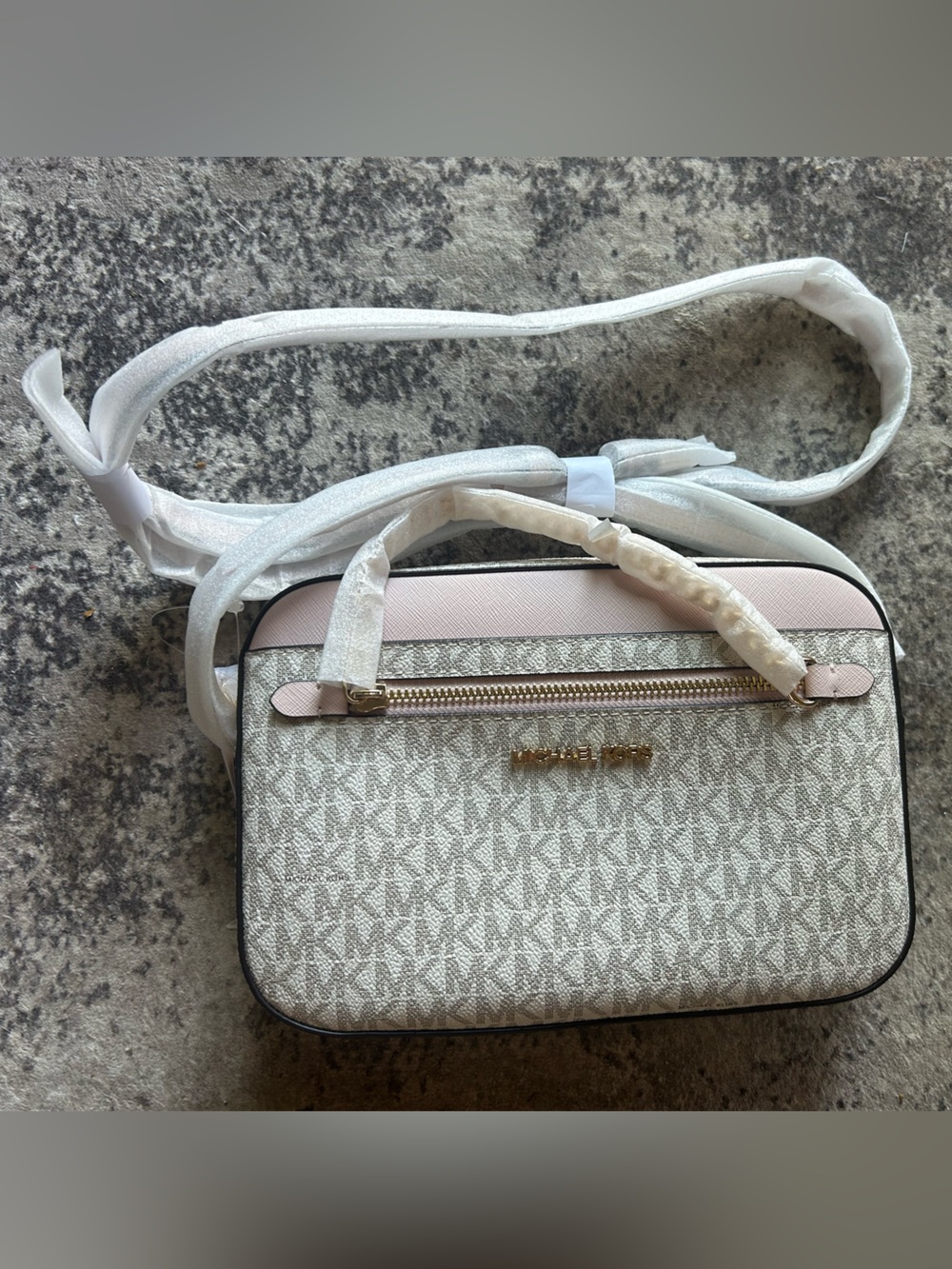 Michael Kors Signature Canvas Crossbody in Pale Pink and Cream. Jet Set Item.